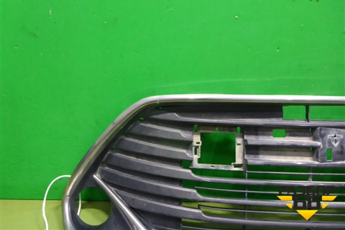 Решетка в передний бампер центральная (после 2014г) (5311233160) для Toyota Camry V50 с 2011-2018г (Камри)