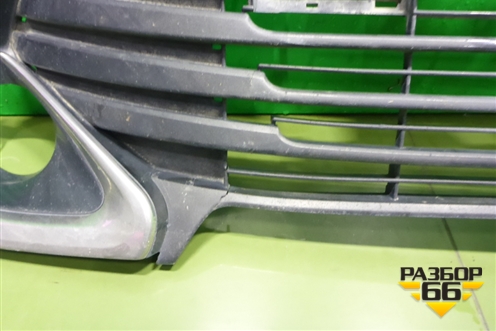 Решетка в передний бампер центральная (после 2014г) (5311233160) для Toyota Camry V50 с 2011-2018г (Камри)