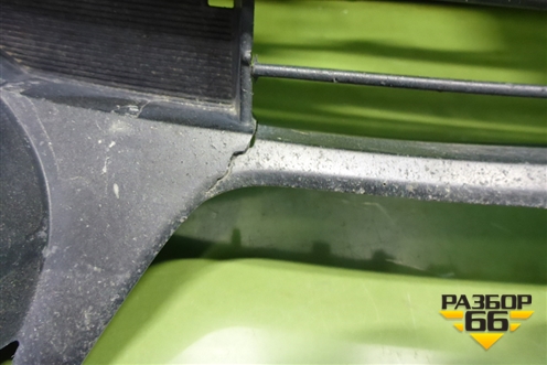 Решетка в передний бампер центральная (после 2014г) (5311233160) для Toyota Camry V50 с 2011-2018г (Камри)