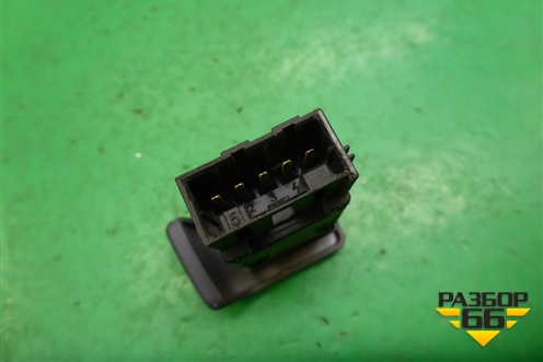 Кнопка (YUG102230KML) для Land Rover Freelander 1 с 1997-2006г (Фрилендер)