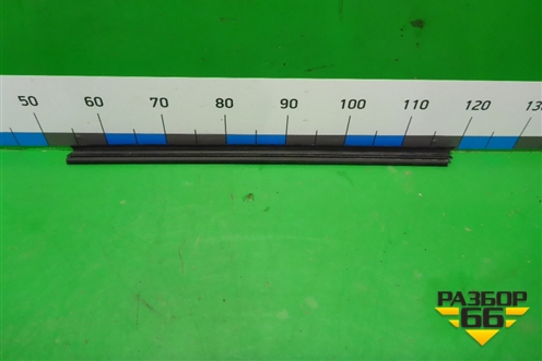 Уплотнитель стекла двери задней правой (5JA839479B) для Skoda Rapid с 2013г (Рапид)