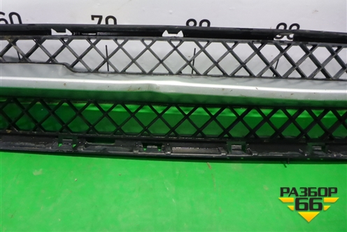 Решетка в передний бампер центральная (51117303753) для BMW X1 E84 с 2009-2014г (Х1 Е84)