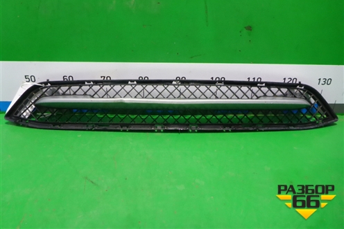 Решетка в передний бампер центральная (51117303753) для BMW X1 E84 с 2009-2014г (Х1 Е84)