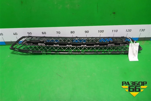 Решетка в передний бампер центральная (51117303753) для BMW X1 E84 с 2009-2014г (Х1 Е84)