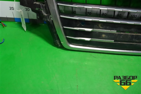 Решетка радиатора (до 2019г под парктроник) (4M0853651F) для Audi Q7 c 2015г (Ку 7)