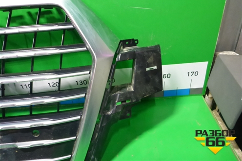 Решетка радиатора (до 2019г под парктроник) (4M0853651F) для Audi Q7 c 2015г (Ку 7)