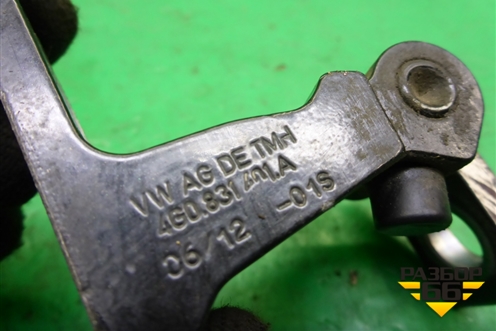 Петля двери задней левой нижняя (4G0831401A) для Audi A6 (C7) с 2011-2018г (А6)