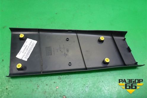 Обшивка стойки центральная нижняя левая (EMG500410) для Land Rover Range Rover Sport с 2005-2012г (Спорт)