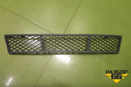 Решетка в передний бампер центральная (до 2013г) (51117285950) для BMW 5-серия F10/F11 с 2009-2016г