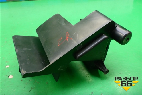 Кронштейн противооткатного упора (71111097068) для Land Rover Range Rover 3 с 2002-2012г (Вог)