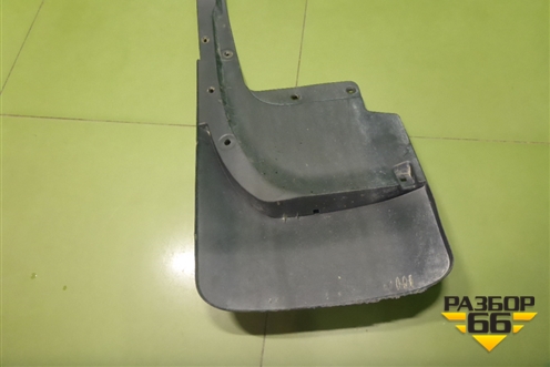 Брызговик задний правый (7662560240) для Toyota Land Cruiser (200) с 2008г (Ленд Крузер)