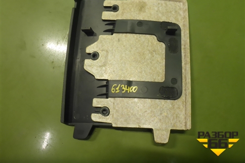 Обшивка двери багажника (правая заглушка) (7L6867656) для Volkswagen Touareg c 2002-2010г (Туарег)