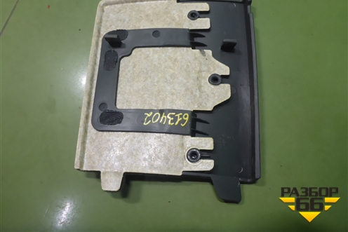 Обшивка двери багажника (левая заглушка) (7L6867655) для Volkswagen Touareg c 2002-2010г (Туарег)