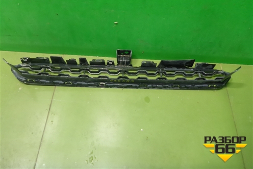 Решетка в передний бампер верхняя (М-Пакет) (51118056520) для BMW X6 F16 с 2014г (Х6 Ф16)