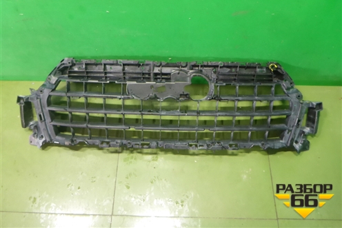 Кронштейн решетки радиатора (до 2019г) (4M0807233C) для Audi Q7 c 2015г (Ку 7)