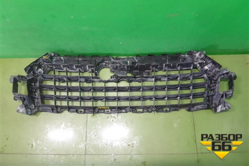 Кронштейн решетки радиатора (до 2019г) (4M0807233C) для Audi Q7 c 2015г (Ку 7)