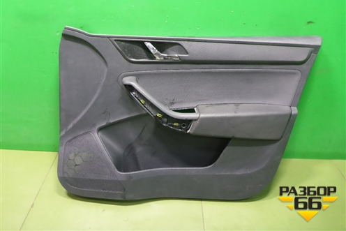 Обшивка двери передней правой под электрику (60U867014C) для Skoda Rapid с 2013г (Рапид)