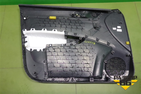 Обшивка двери передней правой под электрику (60U867014C) для Skoda Rapid с 2013г (Рапид)