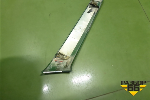 Накладка на решетку радиатора (после 2013г до 2017г правая) (5312160210) для Toyota Land Cruiser Prado(150) с 2009г (Ленд Крузер Прадо)