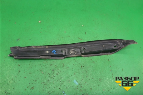 Пыльник переднего крыла левого (6RU821111) для Volkswagen Polo (седан) с 2010г (Поло)