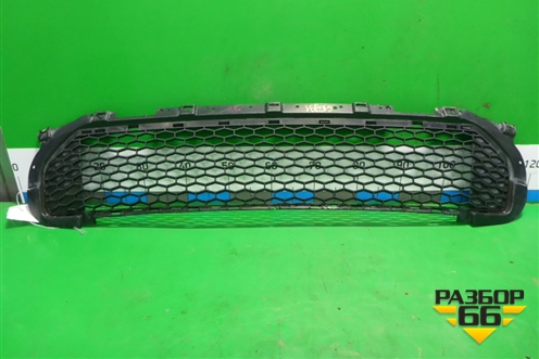 Решетка в передний бампер центральная (BH5217K946) для Land Rover Freelander 2 с 2007г (Фрилендер)