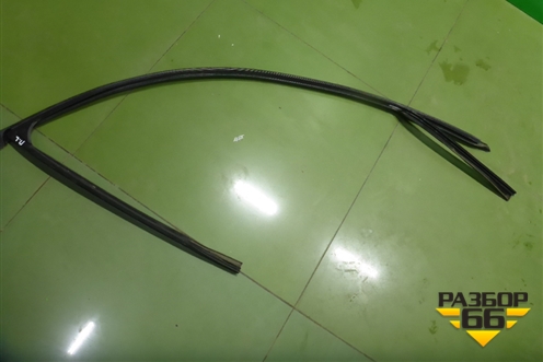 Уплотнитель стекла двери передней левой (3B0837431) для Skoda Superb с 2001-2008г (Суперб)