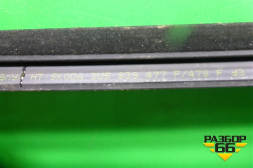 Накладка стекла заднего левого (3U5839477F) для Skoda Superb с 2001-2008г (Суперб)