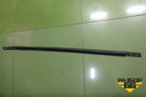 Накладка стекла переднего левого (3U0837477C) для Skoda Superb с 2001-2008г (Суперб)