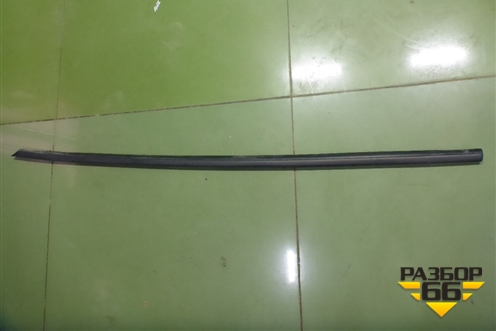 Накладка стекла переднего левого (3U0837477C) для Skoda Superb с 2001-2008г (Суперб)