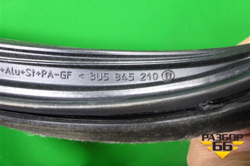 Уплотнитель стекла двери задней правой (3U5845210D) для Skoda Superb с 2001-2008г (Суперб)