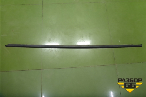 Накладка стекла заднего правого (3U5839477F) для Skoda Superb с 2001-2008г (Суперб)