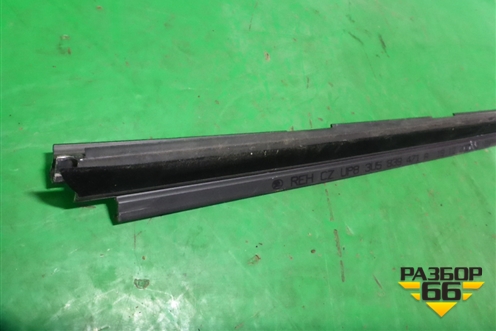 Накладка стекла заднего левого (внутренняя) (3U5839471AB41) для Skoda Superb с 2001-2008г (Суперб)