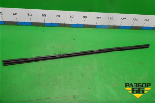 Накладка стекла заднего левого (внутренняя) (3U5839471AB41) для Skoda Superb с 2001-2008г (Суперб)