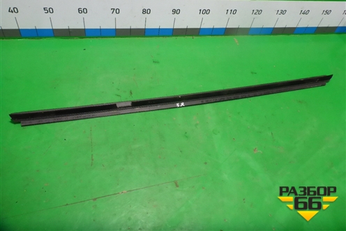 Накладка стекла заднего правого (внутренняя) (3U5839472AB41) для Skoda Superb с 2001-2008г (Суперб)