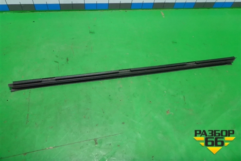 Накладка стекла переднего левого (внутренняя) (3B0837471CB41) для Skoda Superb с 2001-2008г (Суперб)