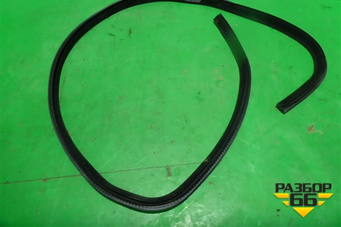 Уплотнитель стекла двери задней левой (3B0837439) для Skoda Superb с 2001-2008г (Суперб)