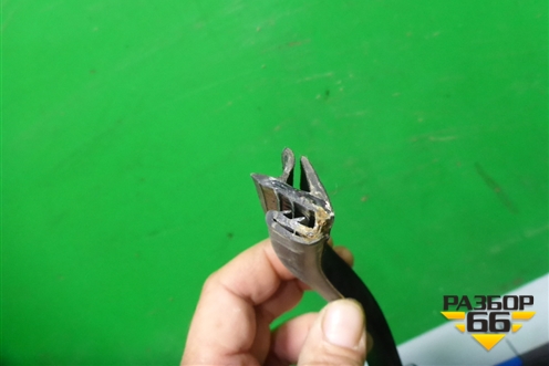 Уплотнитель стекла двери задней правой для Skoda Superb с 2001-2008г (Суперб)