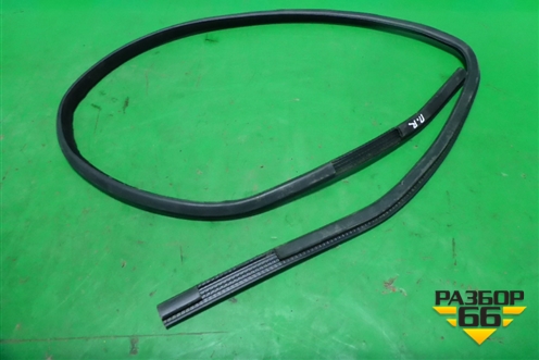 Уплотнитель стекла двери передней правой (3B0837440GB41) для Skoda Superb с 2001-2008г (Суперб)