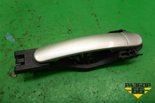 Ручка наружная двери задней правой (6Q4839885) для Skoda Superb с 2001-2008г (Суперб)