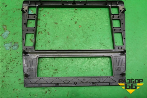 Рамка магнитолы (3U0858069G) для Skoda Superb с 2001-2008г (Суперб)