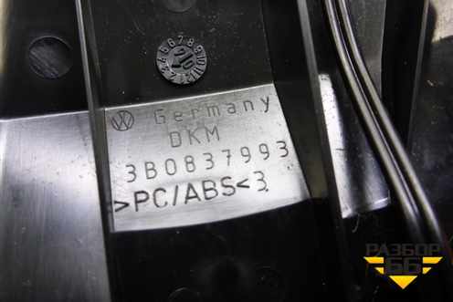 Накладка двери передней левой уголок (3B0837993) для Skoda Superb с 2001-2008г (Суперб)