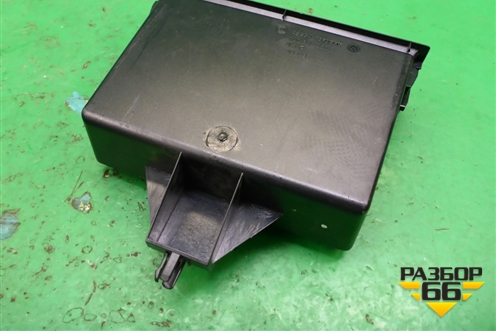 Ящик передней консоли (1U0858950B) для Skoda Superb с 2001-2008г (Суперб)