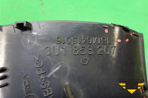 Накладка внутренняя (на консоль левая) (3U1858207) для Skoda Superb с 2001-2008г (Суперб)