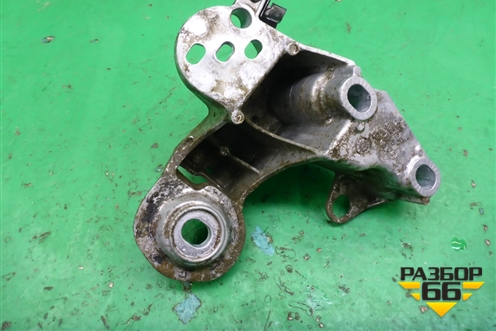 Кронштейн двигателя правый (8E0199352F) для Skoda Superb с 2001-2008г (Суперб)