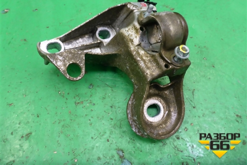 Кронштейн двигателя правый (8E0199352F) для Skoda Superb с 2001-2008г (Суперб)