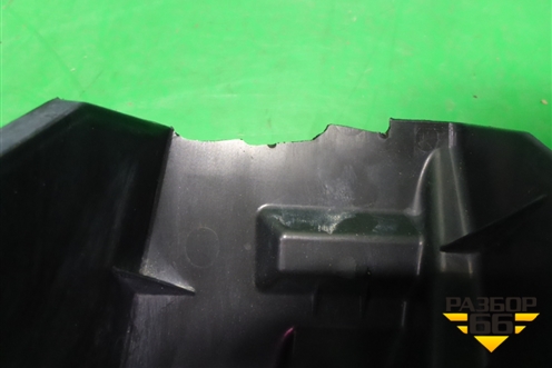 Дефлектор радиатора левый (после 2015г) (5329460170) для Toyota Land Cruiser (200) с 2008г (Ленд Крузер)