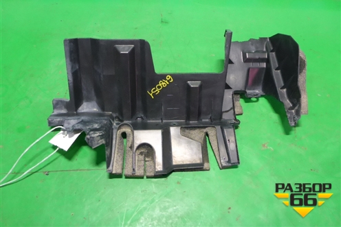 Дефлектор радиатора левый (после 2015г) (5329460170) для Toyota Land Cruiser (200) с 2008г (Ленд Крузер)