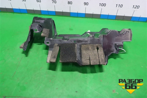 Дефлектор радиатора левый (после 2015г) (5329460170) для Toyota Land Cruiser (200) с 2008г (Ленд Крузер)