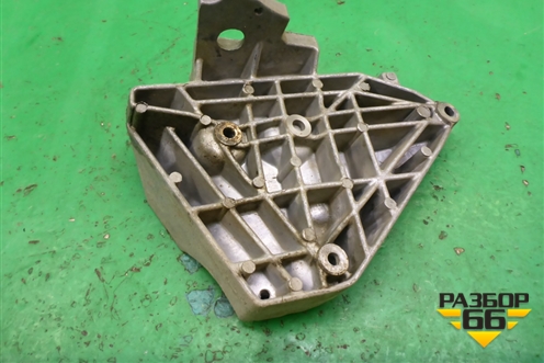 Кронштейн компрессора кондиционера (06B260885D) для Skoda Superb с 2001-2008г (Суперб)