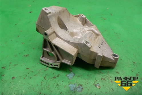 Кронштейн компрессора кондиционера (06B260885D) для Skoda Superb с 2001-2008г (Суперб)